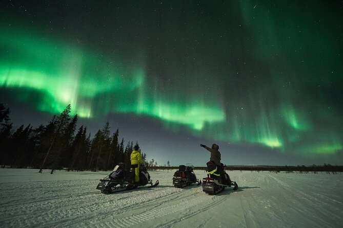 3 Hours Snowmobiling under Auroras and Night Sky - Learning the Snowmobile Before the Forest Ride