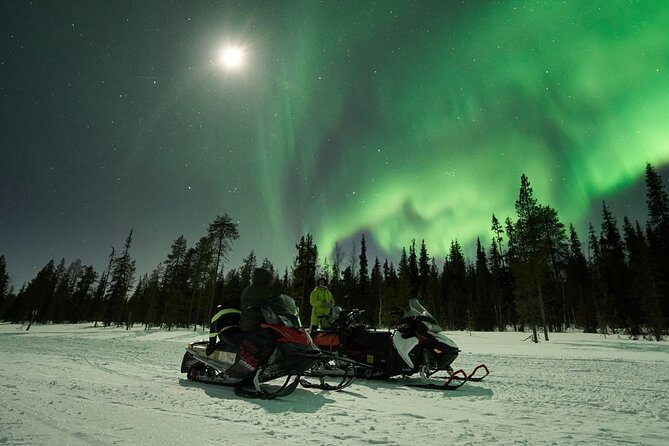 3 Hours Snowmobiling under Auroras and Night Sky - Searching for the Northern Lights