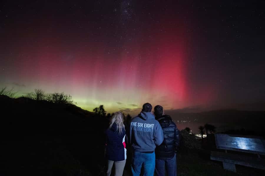 Akaroa: Stargazing Tour with 2 Telescopes & Souvenir Photos - Five minutes to get safe and settled