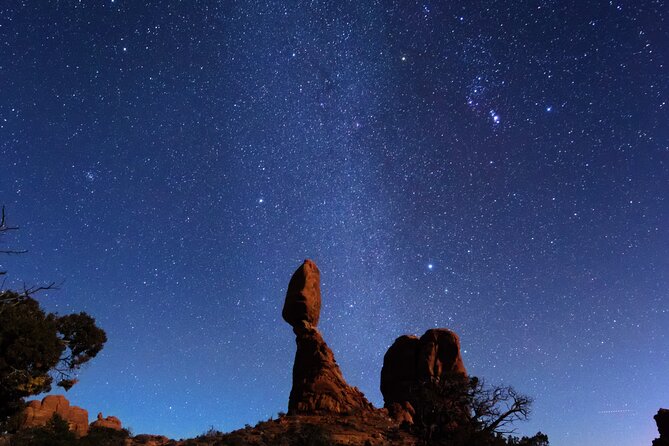 Astro-Photo, Hiking and Stargazing Tour in Arches National Park - Learning night photography without a professional camera