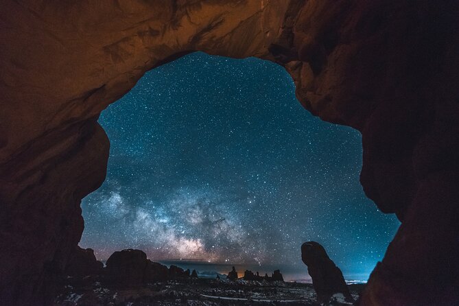 Astro-Photo, Hiking and Stargazing Tour in Arches National Park - Why a group of six changes the experience