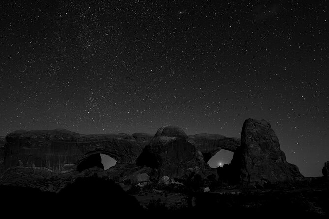 Astro-Photo, Hiking and Stargazing Tour in Arches National Park - Weather can change the whole evening