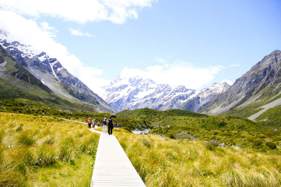 Christchurch: Lake Tekapo Stargazing & Mount Cook 2-Day Tour - A relaxed Tekapo morning and Mount John