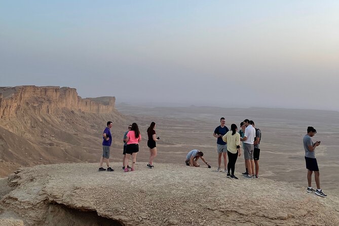 Edge of the World with 4x4 vehicles, sunset Dinner and stargazing - Sunset turns a good stop into a memorable one