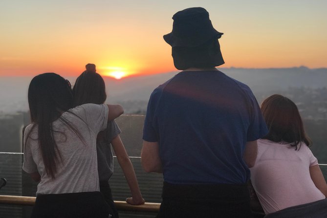 Griffith Observatory Hike: Guided Tour through Griffith Park - Timing your walk for heat and light
