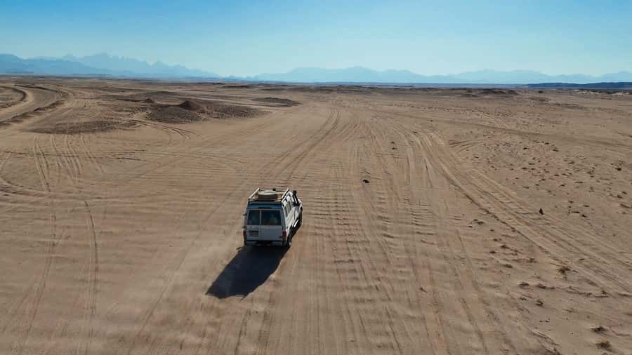 Hurghada: Star Stargazing Desert Adventure by Jeep & Dinner - The oasis farm and five-minute camel ride