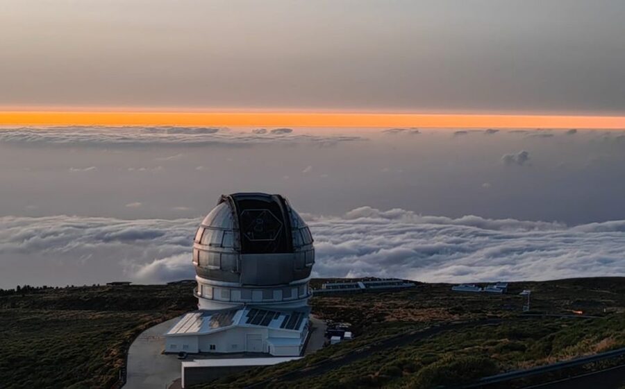 La Palma: Roque de los Muchachos Stargazing Tour with Wine - Meeting the telescopes at 2,426 metres