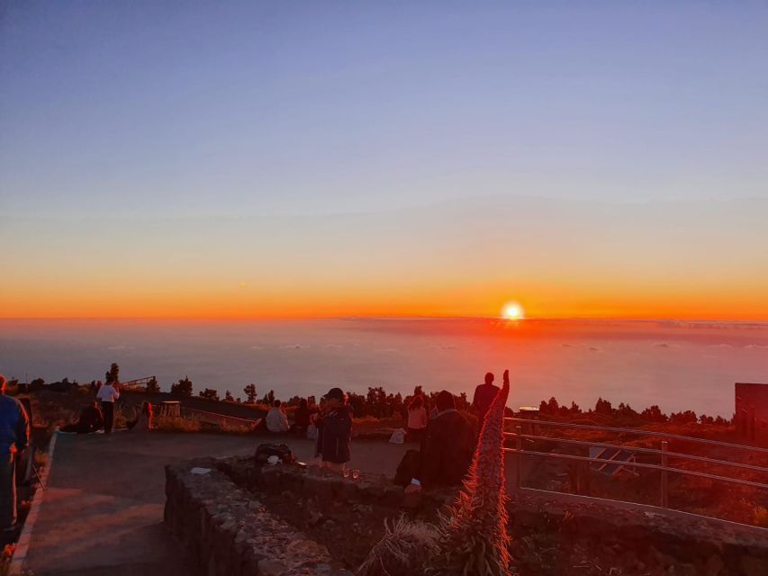 La Palma: Roque de los Muchachos Stargazing Tour with Wine - Telescope viewing after dark