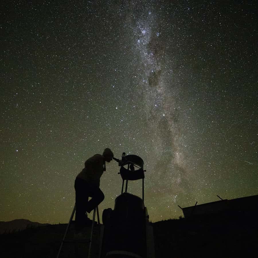 Lake Tekapo: Alpine Stargazing Experience with a Guide - The private farm viewing site