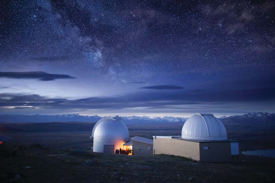 Lake Tekapo: Mountaintop Stargazing at Mount John Summit - The first lesson uses only your eyes