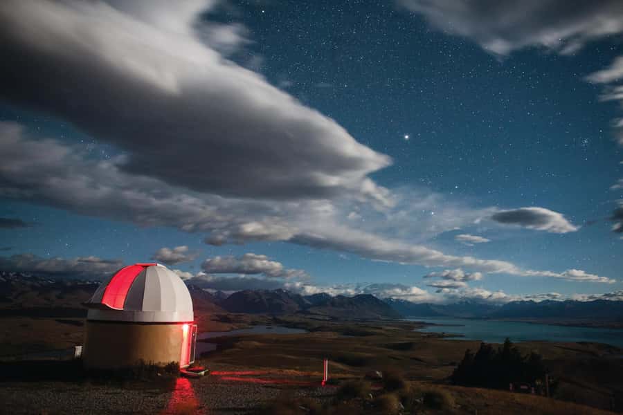 Lake Tekapo: Mountaintop Stargazing at Mount John Summit - Telescopes bring the sky closer