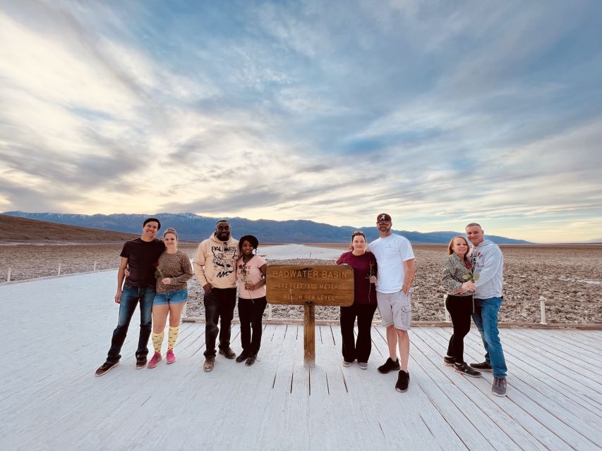 Las Vegas: Death Valley Day Trip with Stargazing - Sunset, dinner, and the long return to darkness