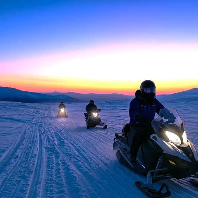 Levi: Twilight Snowmobile Safari & Stargazing Experience - Why twilight is the right time to ride