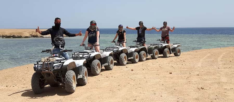 Makadi Bay: ATV, Sea View, Camel, Stargazing, Dinner & Show - Dinner, dancing, and desert evening atmosphere