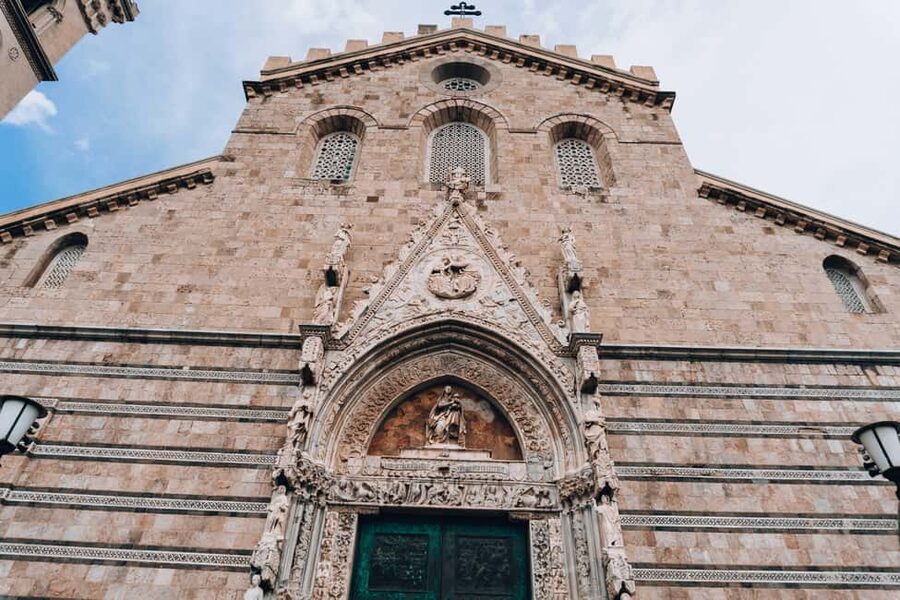 Messina Street Food Walking Tour and astronomical clock show - How guide Roberto shapes the experience