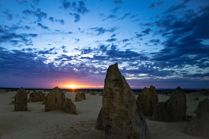 Pinnacles Desert Sunset Dinner and Stargazing Tour - Choosing between Nilgen Nature Reserve and Hangover Bay