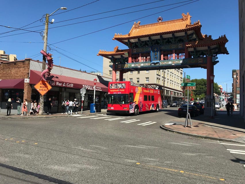 Seattle: Hop-on Hop-off Bus Tour and Sky View Observatory - Two Seattle viewpoints in one ticket