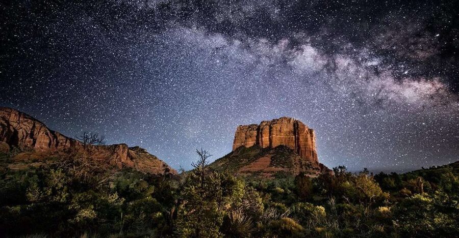 Sedona: Nighttime UFO & Stargazing Tour - Looking through 3rd generation military night vision goggles