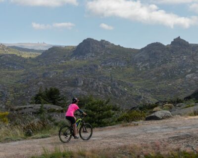 Serra da Estrela: Private E-Bike Tour with Observatory