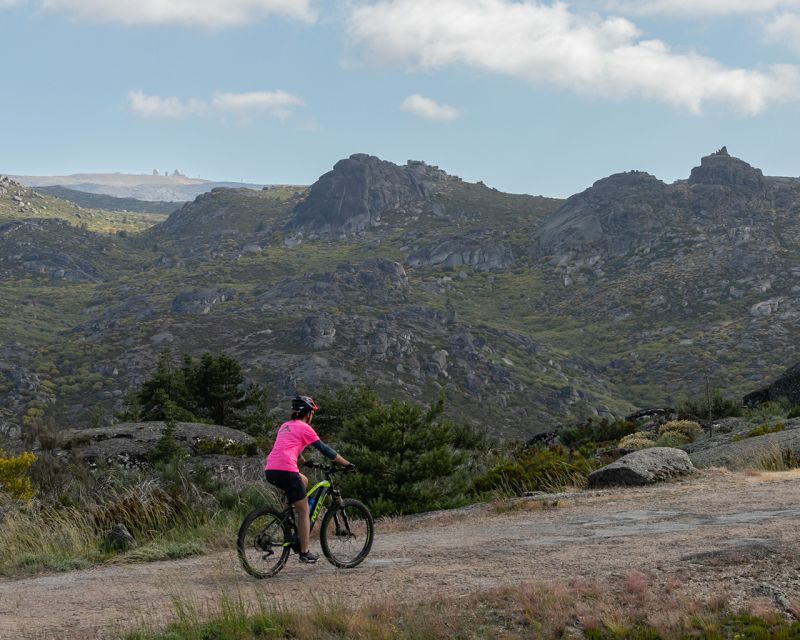 Serra da Estrela: Private E-Bike Tour with Observatory - Starting at Cruz das Jugadas above the Estrela peaks
