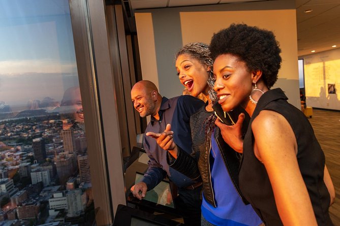Sky View Observatory at the Columbia Center Admission Tickets - Reading Seattle from 902 feet