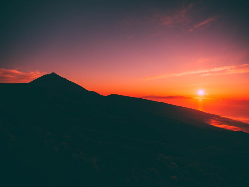Teide: Guided Sunset & Stargazing Tour by Night with Dinner - Sunset above the sea of clouds