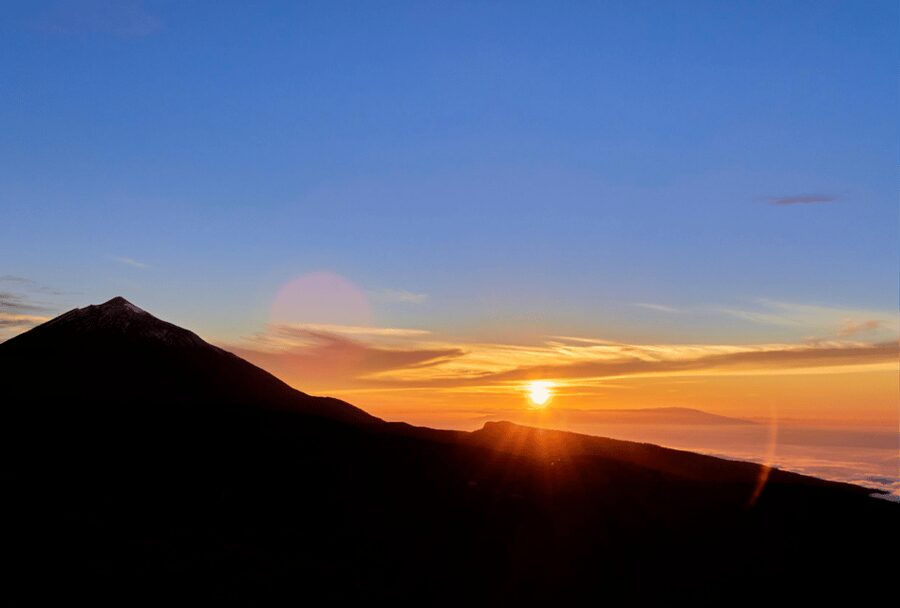 Teide: Guided Sunset & Stargazing Tour by Night with Dinner - Pickup and the long climb into the park