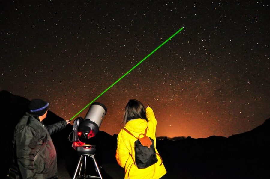 Teide National Park: Sunset & Stargazing Safari with Dinner - Four telescopes and a sky full of stories